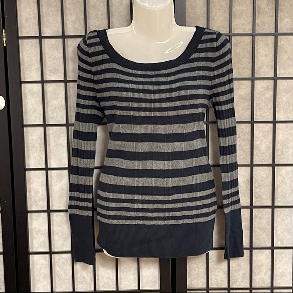 Mudd ladies sweater size XL - Picture 1 of 7